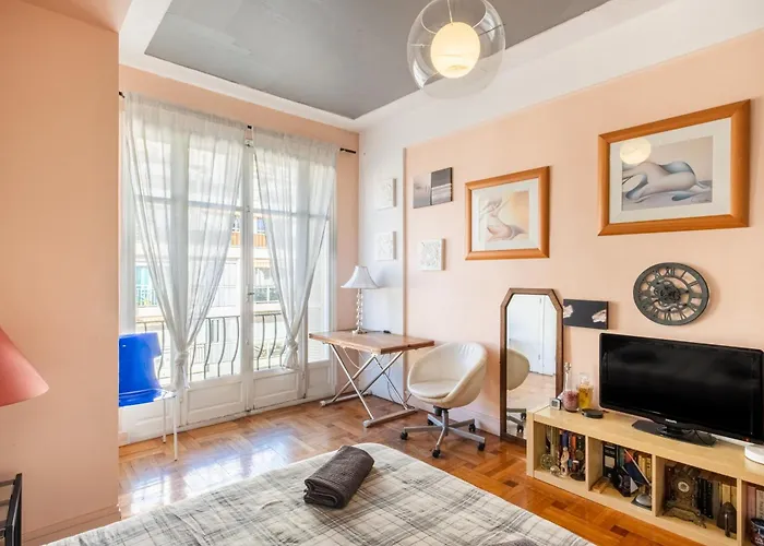 French Vintage דירה *